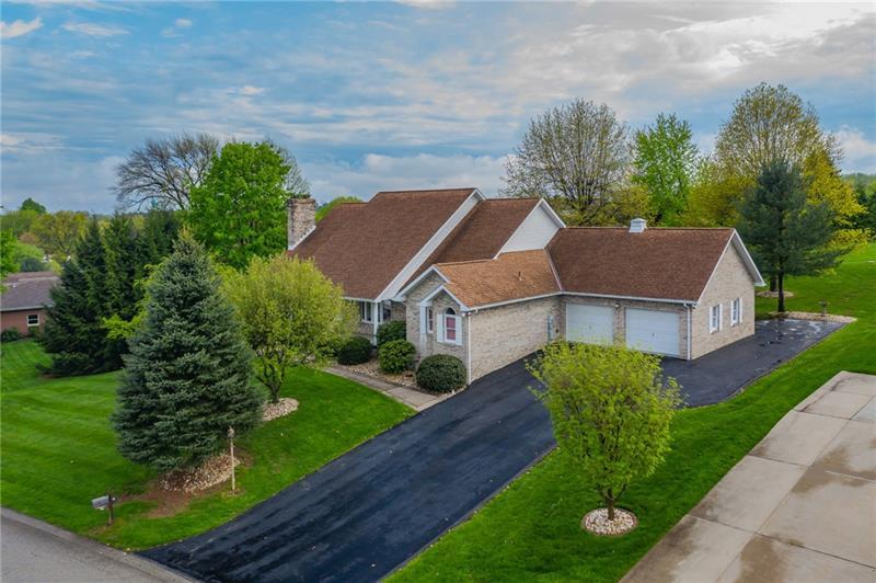 301 Churchill Dr, Hempfield Twp