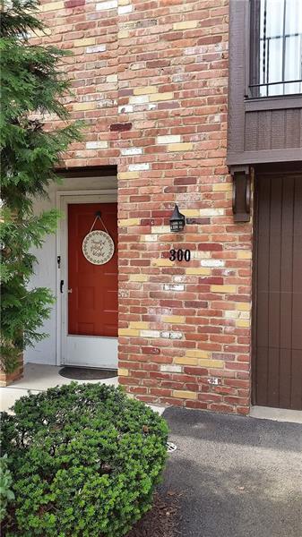 300 Woodbridge Dr, Ross Twp