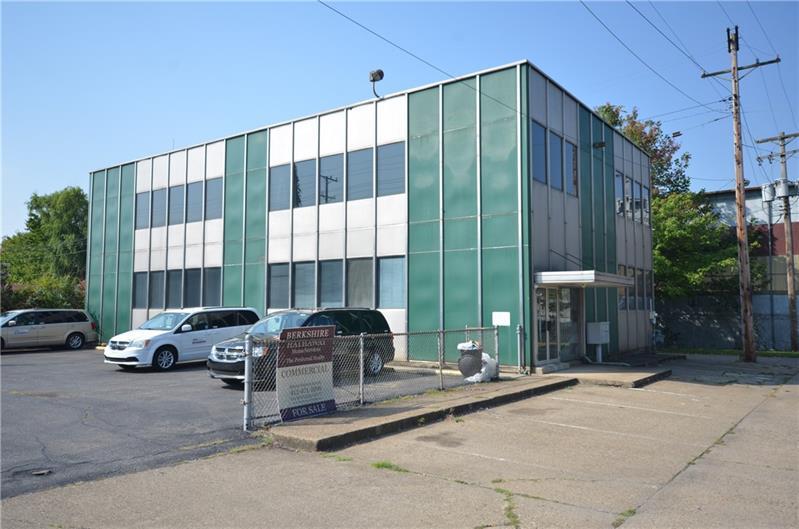 2097 Duss Avenue, Ambridge