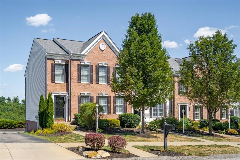 934 Montclair Drive, Moon-Crescent Twp