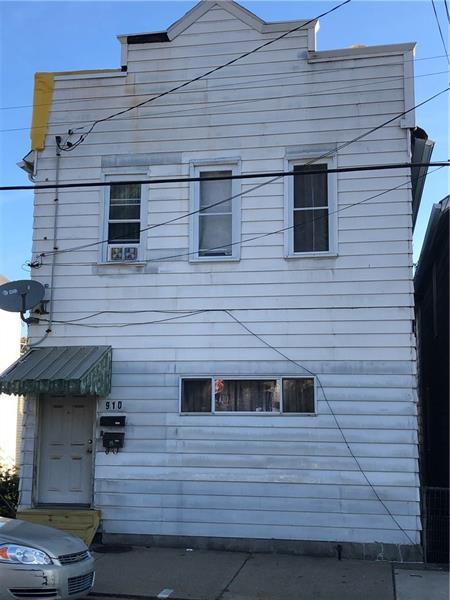 910 Fallowfield Ave, Charleroi