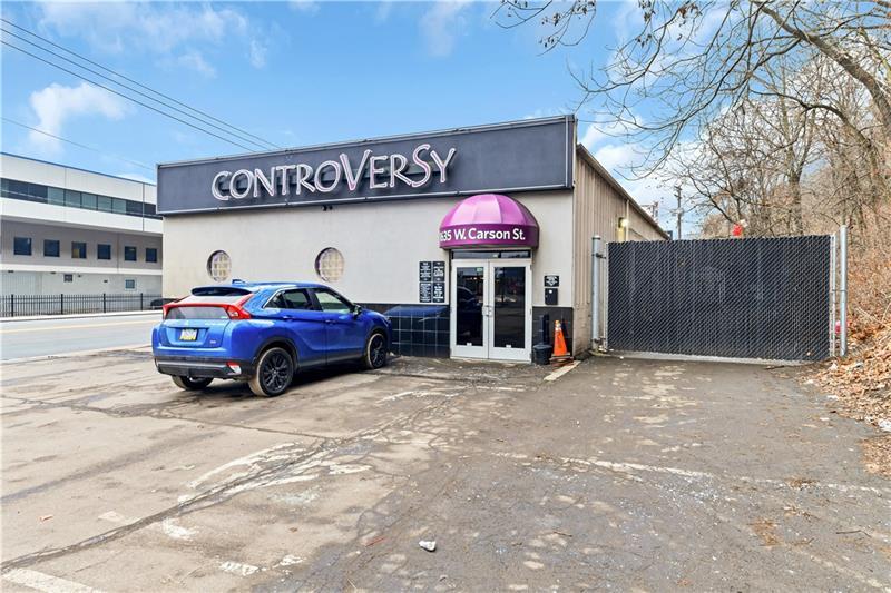 1635 West Carson