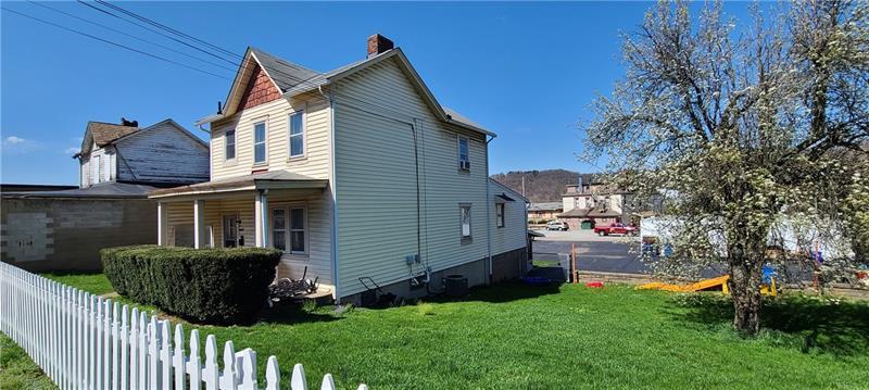 1507 5th Ave