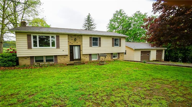 212 Lynn Mar Ln, Summit Twp