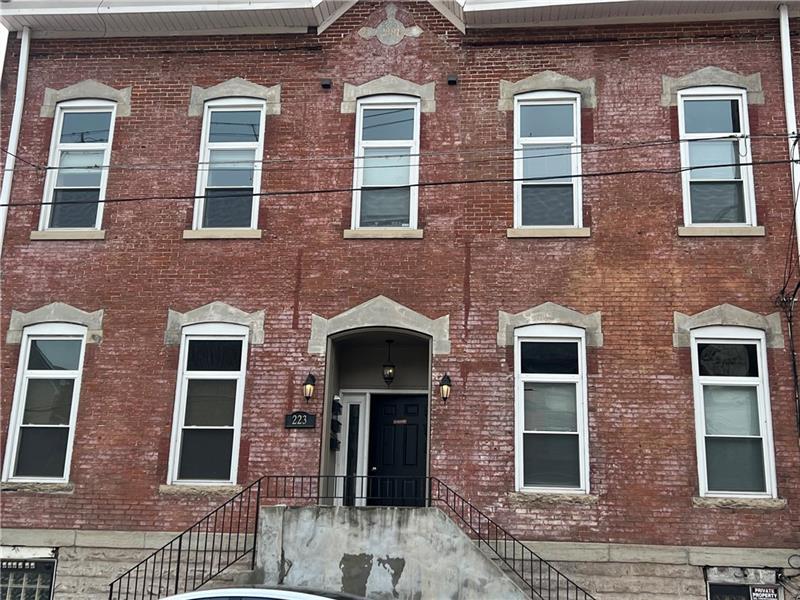 223 N Main St #4