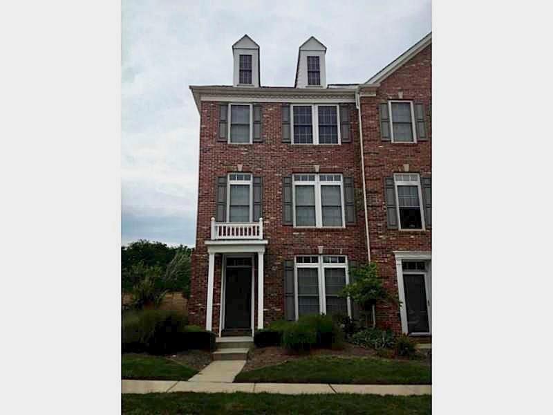 628 Arbor Ct