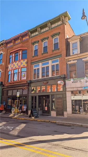 1302 E Carson St #1