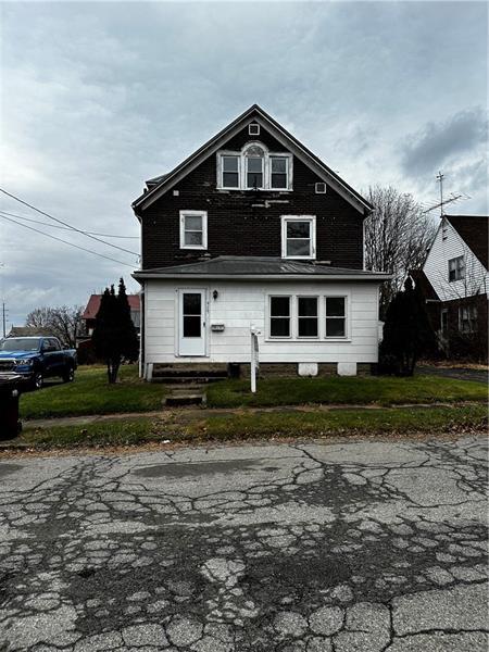 915 March St, Sharon