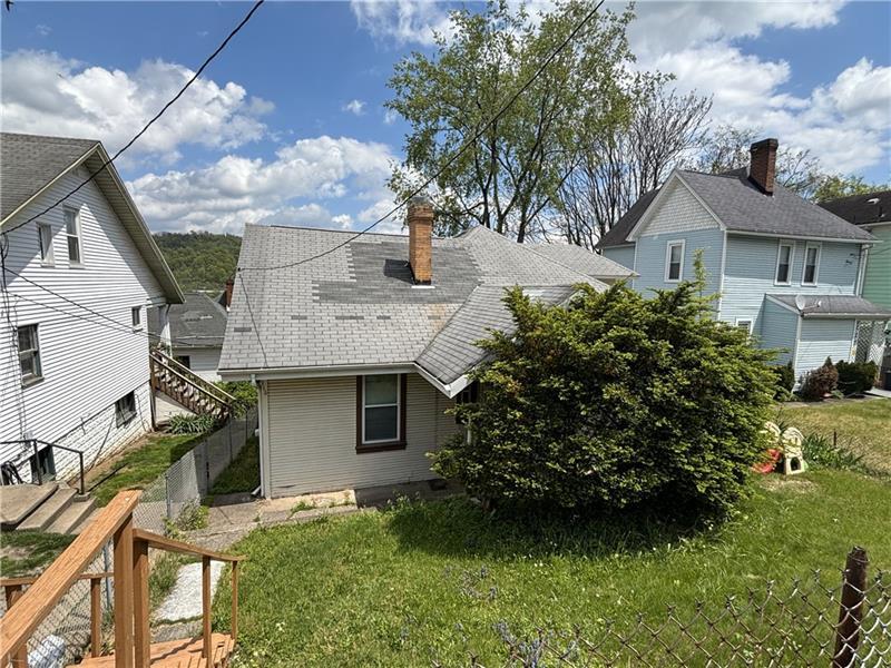 114 Prospect, Charleroi