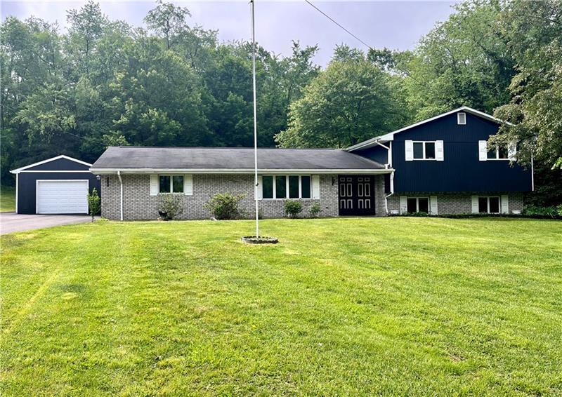 590 N Kings Creek Rd, Hanover Twp