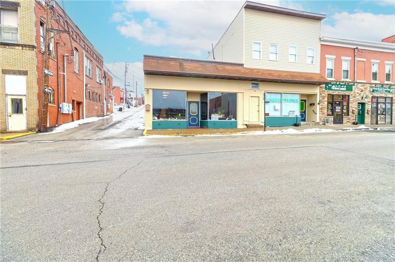 212 S 4th St