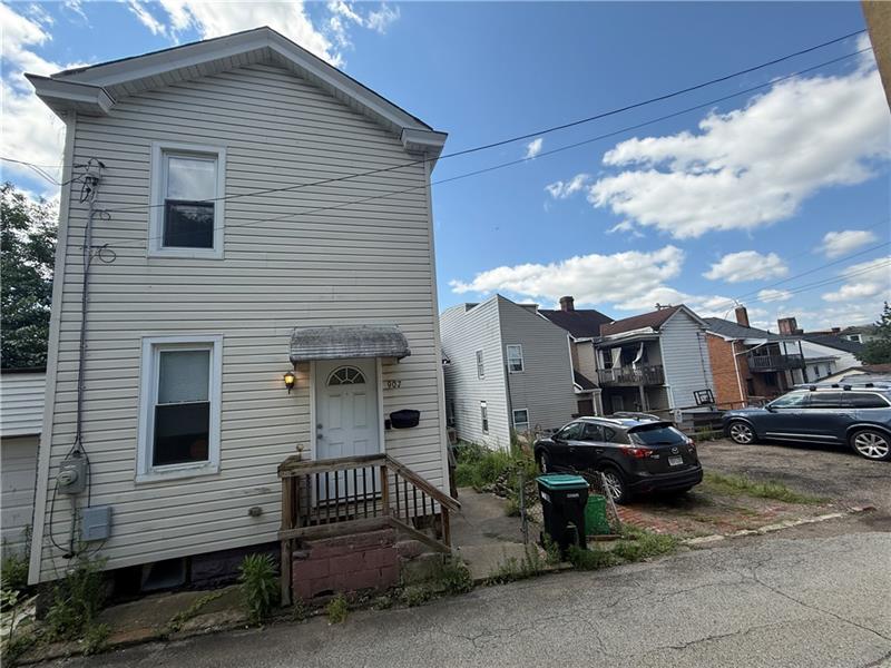 907  Spring Way, Sharpsburg
