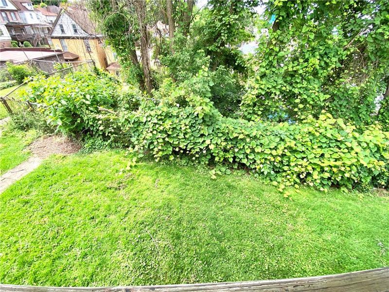 448 Kathleen St Photo 15
