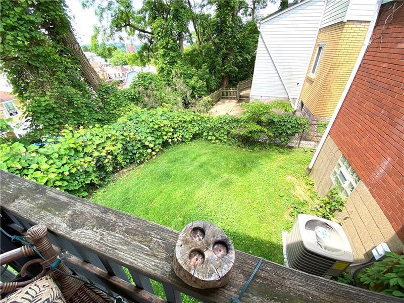 448 Kathleen St Photo 17