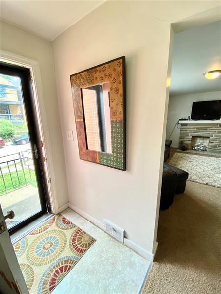448 Kathleen St Photo 3
