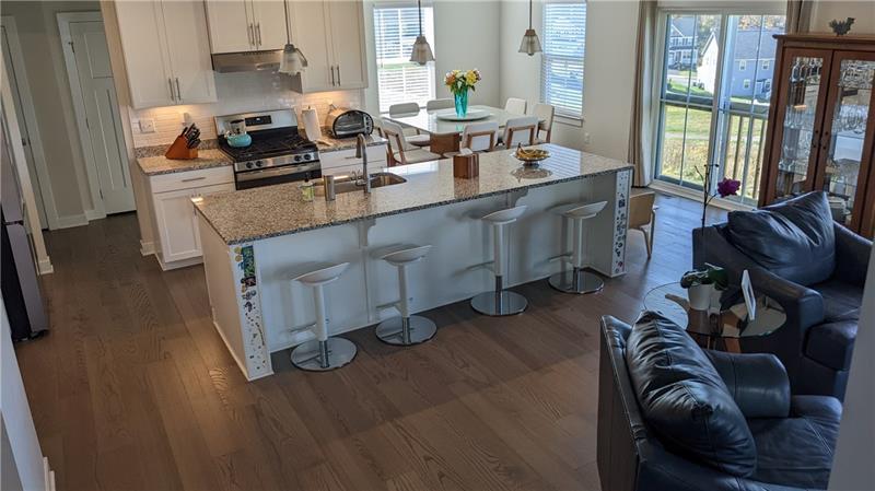 126 Marquis Dr. Photo 2