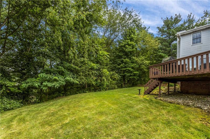 451 Tyburn Dr Photo 27