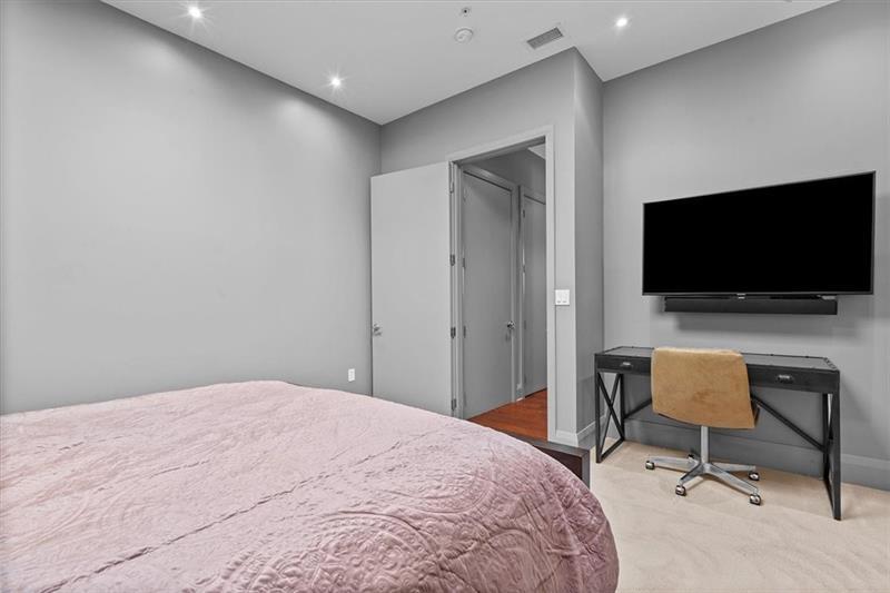 301 5th Avenue #709 Photo 27