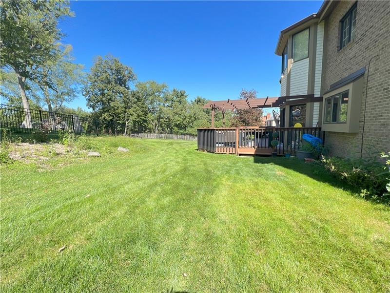 2501 Birchwood Court Photo 28