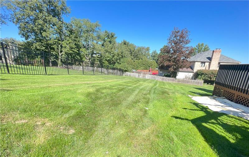 2501 Birchwood Court Photo 29