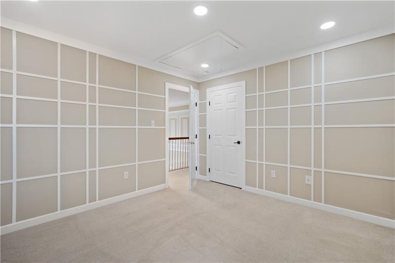 5801 Windsor Drive Photo 36