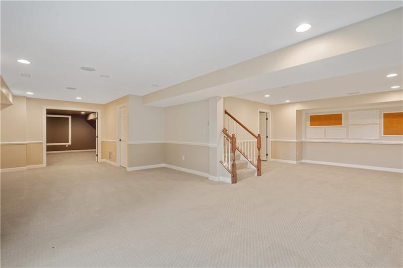 5801 Windsor Drive Photo 39