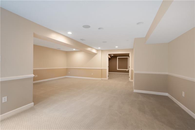 5801 Windsor Drive Photo 40