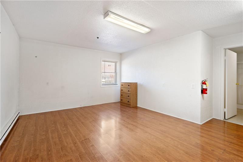 128 Wood Street Photo 11