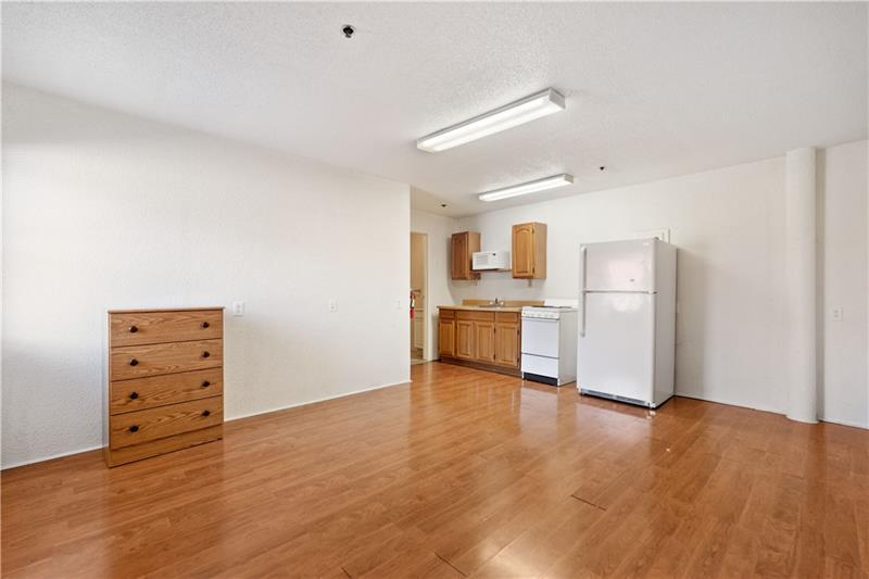 128 Wood Street Photo 12