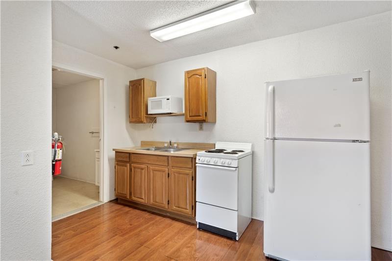 128 Wood Street Photo 13