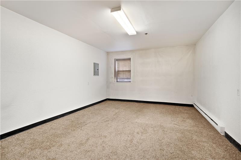 128 Wood Street Photo 15