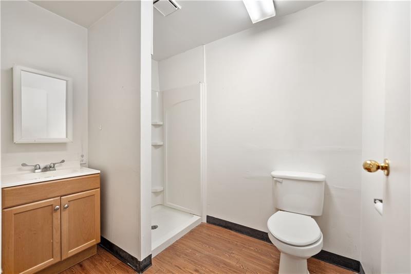 128 Wood Street Photo 19