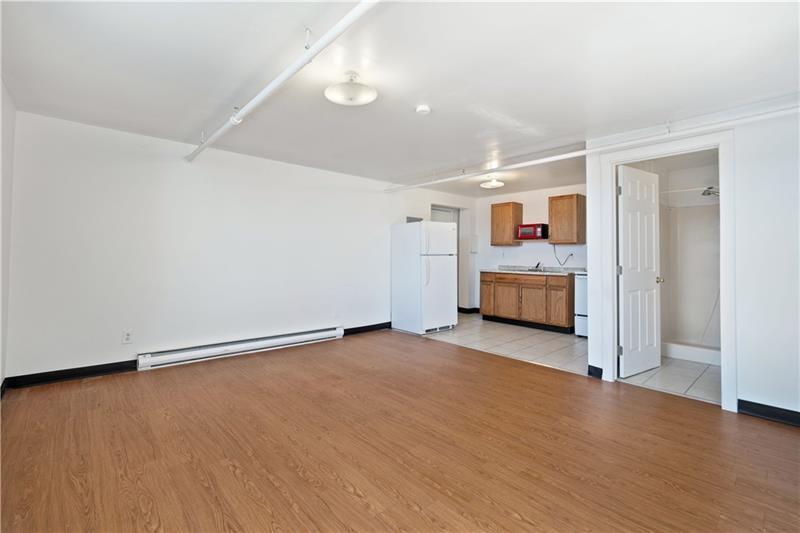 128 Wood Street Photo 23