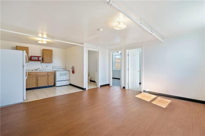128 Wood Street Photo 24