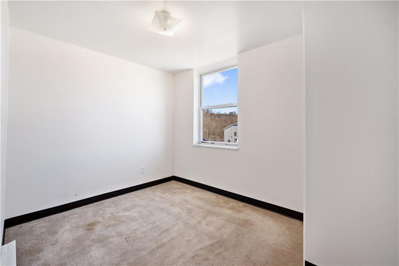 128 Wood Street Photo 27