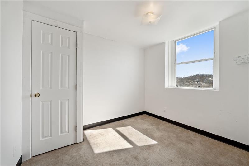 128 Wood Street Photo 29