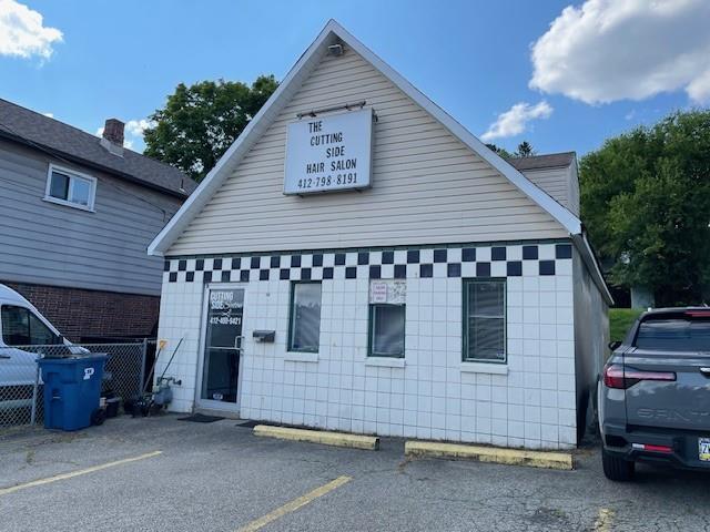 1725 Leechburg Photo 1