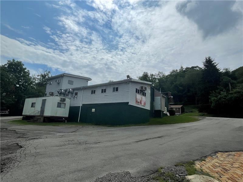 1020 Sharon Road Photo 2