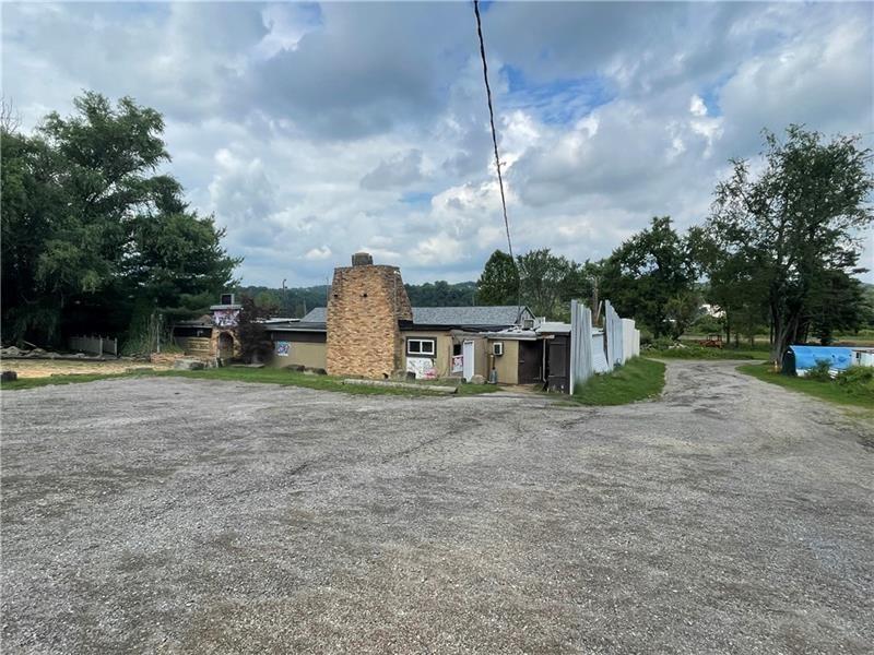1020 Sharon Road Photo 4