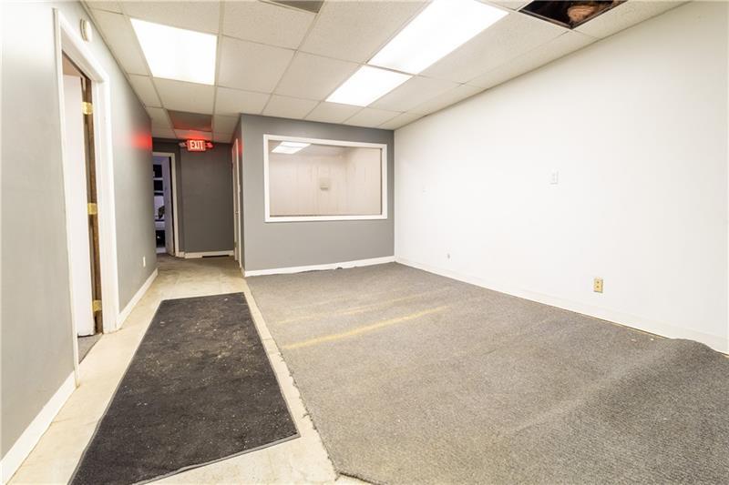 454 W 8th Ave Photo 4