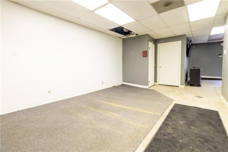 454 W 8th Ave Photo 5