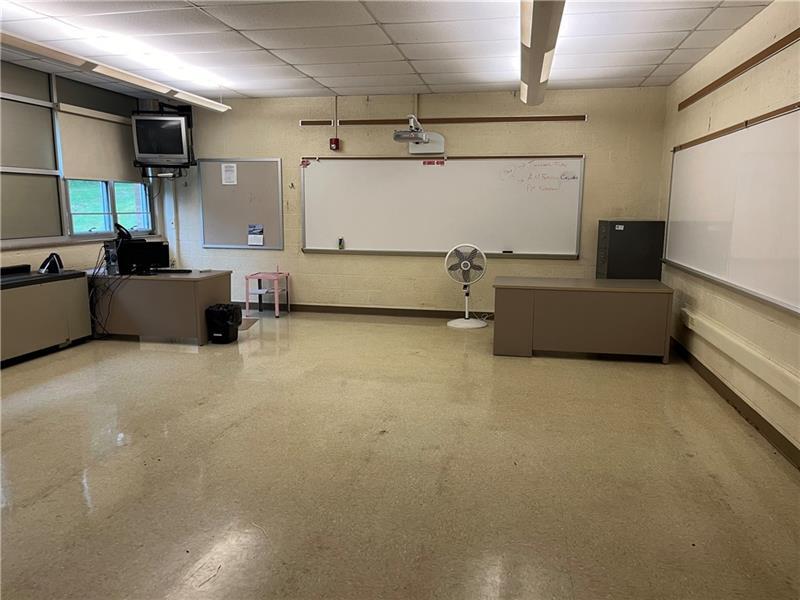 22154 Rt 18 Photo 25