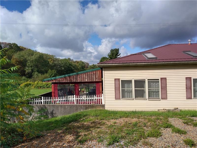 98 Foundry St Photo 5