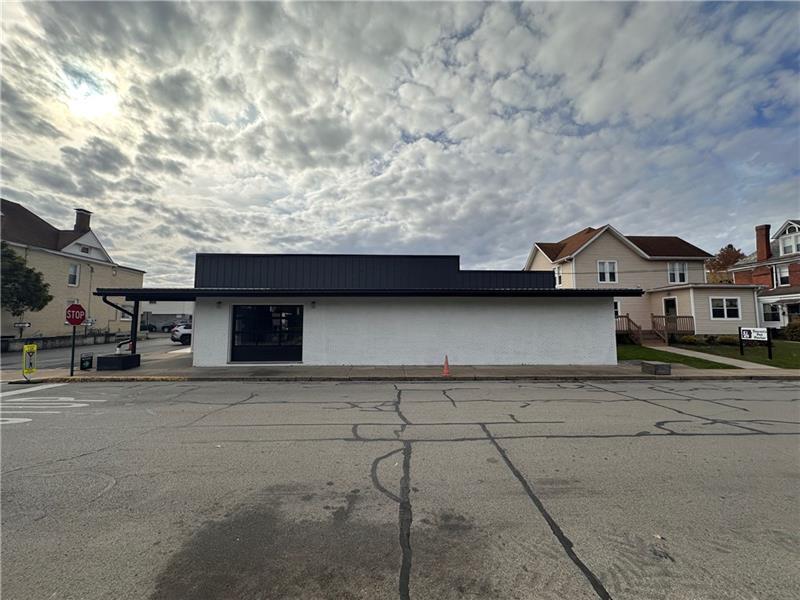 201 Grand Avenue Photo 10