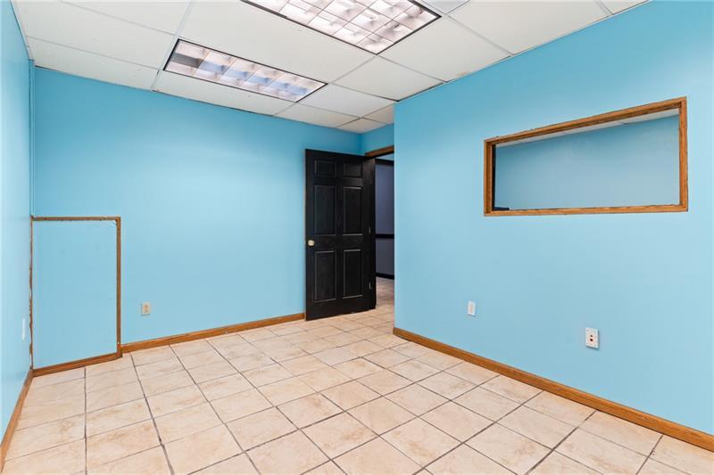 117 N Main St Photo 14