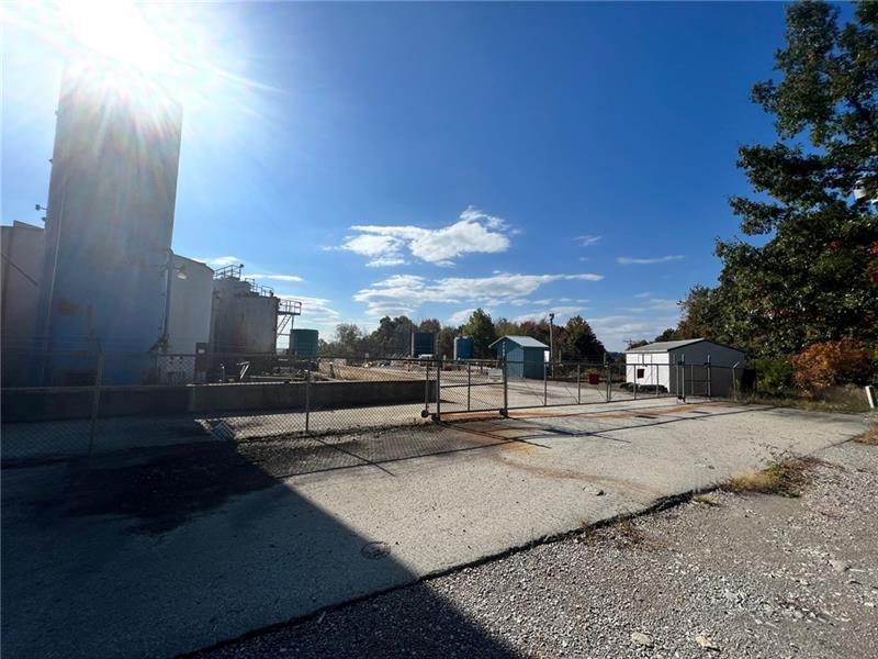 931 Bells Mills Road Photo 14