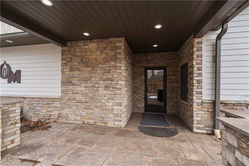 114 Oil Lane Photo 1