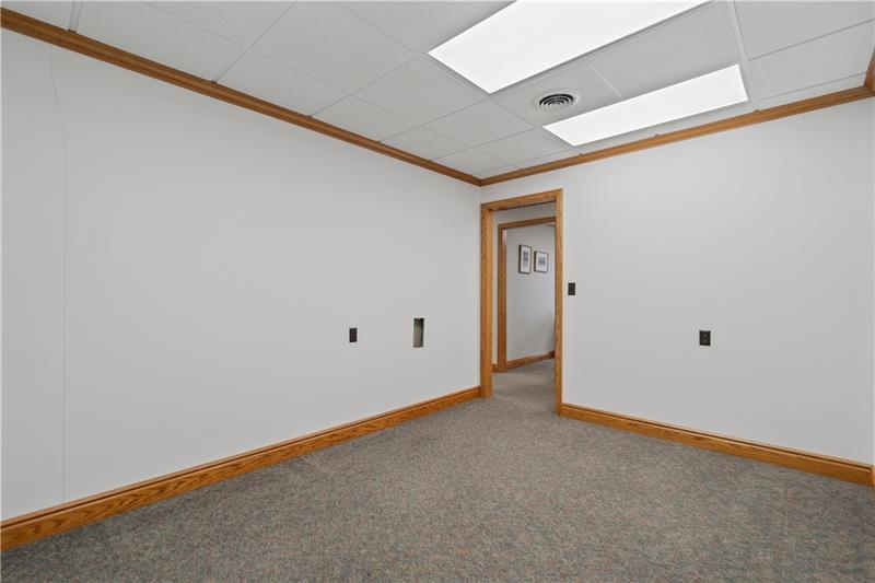 114 Oil Lane Photo 11