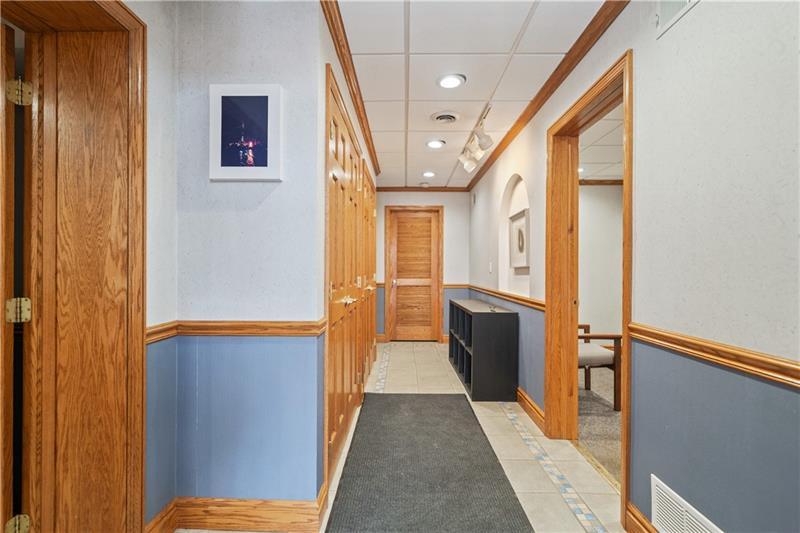 114 Oil Lane Photo 2