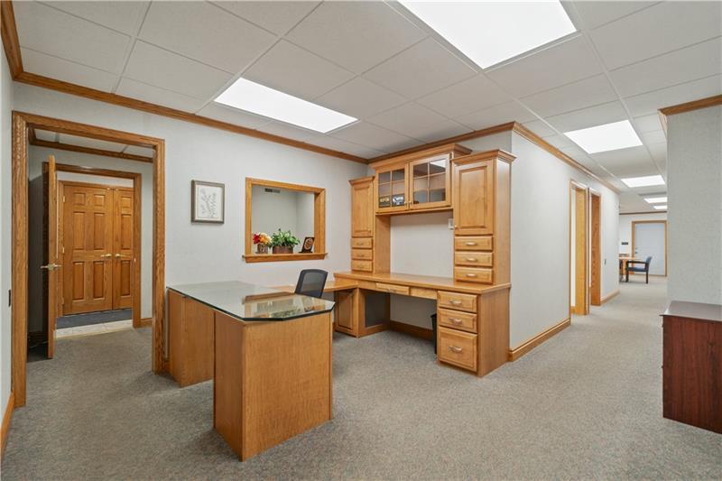 114 Oil Lane Photo 4